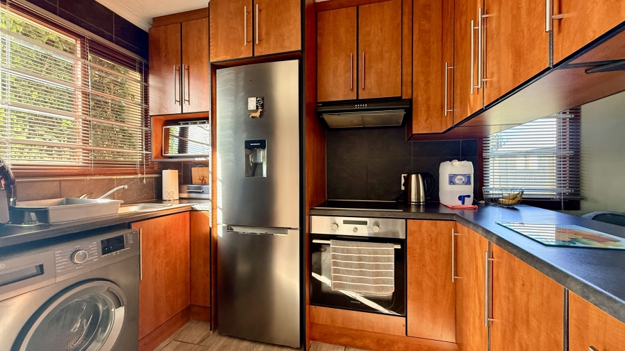 2 Bedroom Property for Sale in Sherwood Eastern Cape